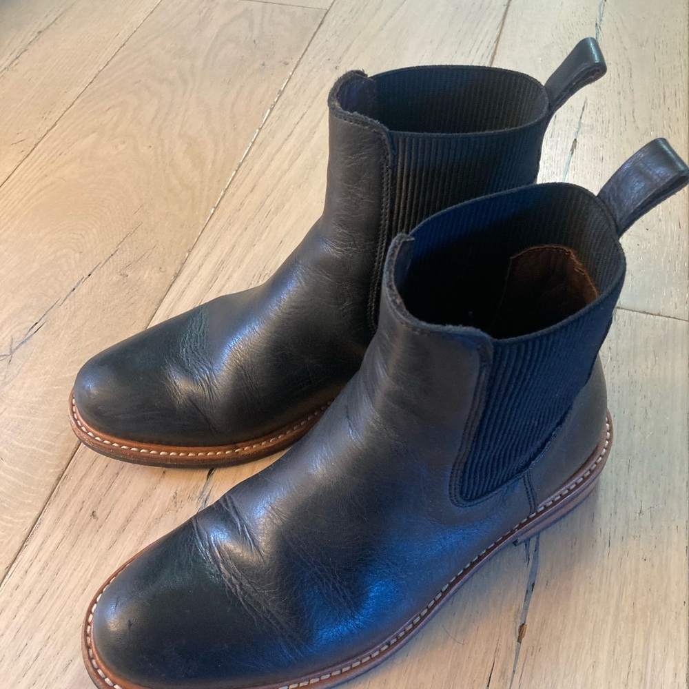 Nisolo Black Chelsea Boots